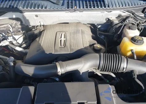 2015 Lincoln Navigator L z USA, uszkodzony, nr VIN 5LMJJ3JT1FEJ10507